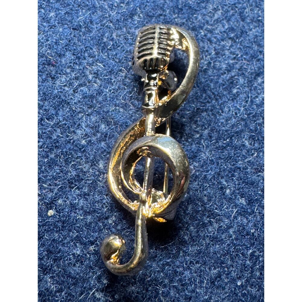 Gold Tone Microphone on G Clef Note Brooch - Picture 2 of 6